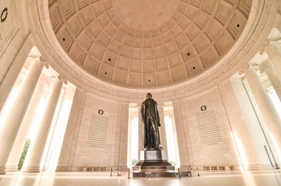 Washington DC: River Cruise & DC City Tour + Entry Ticket Gallery Image 3
