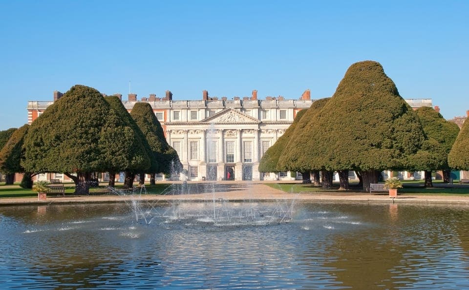 Windsor, Hampton Court Palace with Free Snack Pack Gallery Image 2
