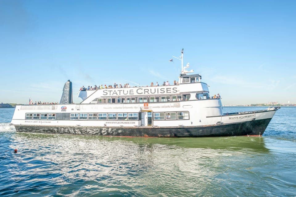 Statue of Liberty & Ellis Island with Ferry Gallery Image 3