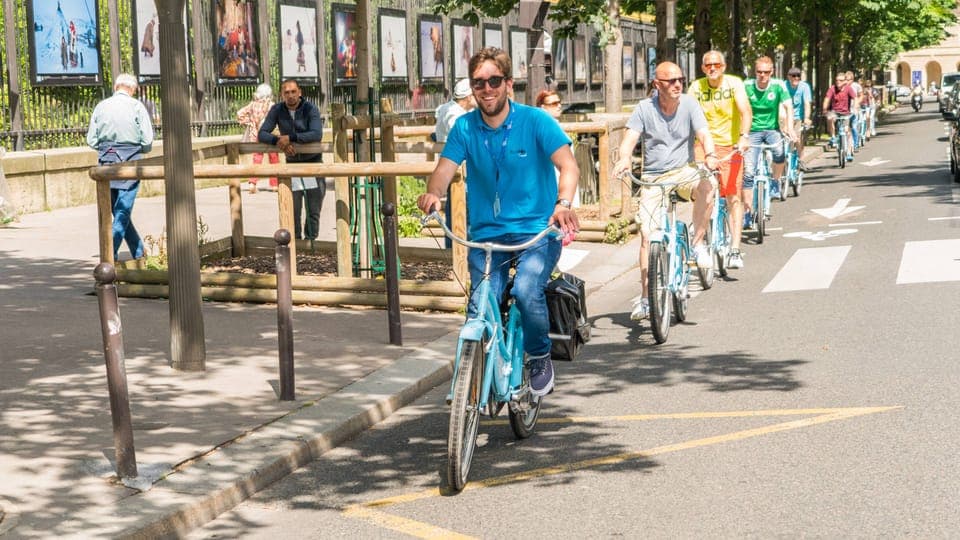 Paris 4-Hour Bike Tour: Off the Beaten Path Gallery Image 1