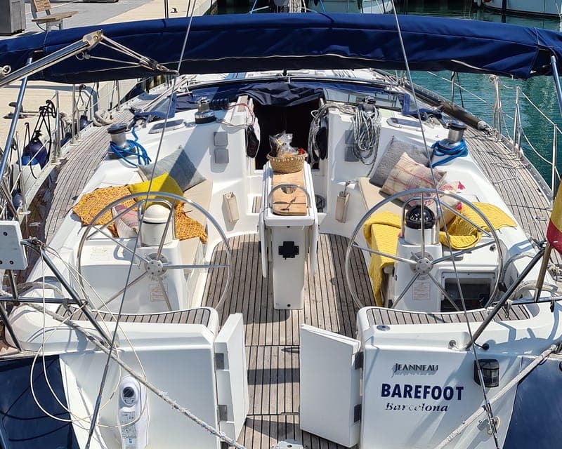 Barefoot: Private sailing cruise in Barcelona Gallery Image 3