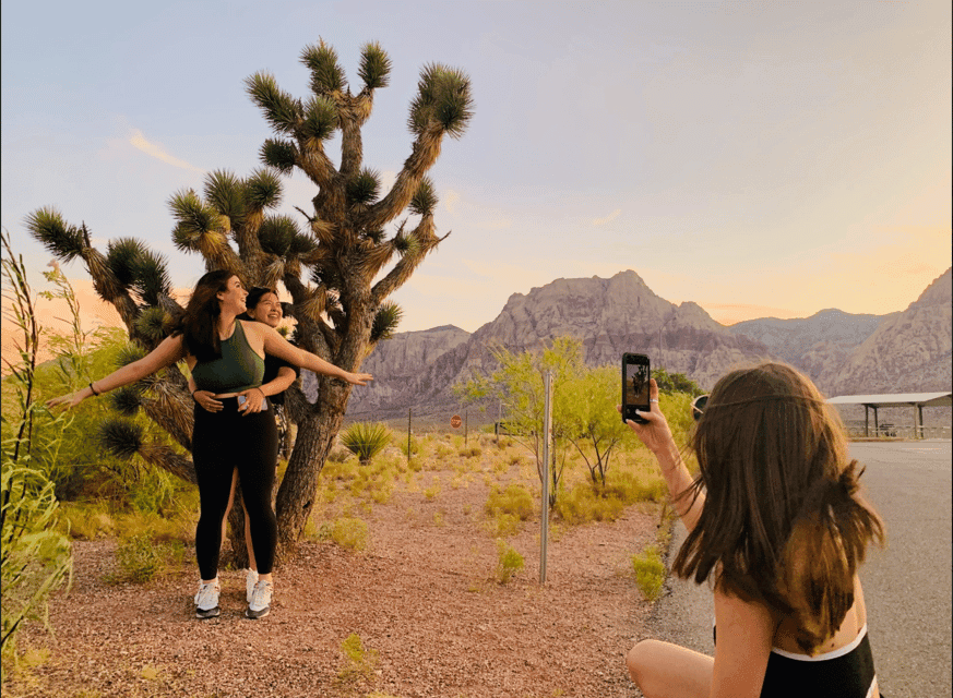 Sunset Hike and Photography Tour Near Red Rock Gallery Image 3