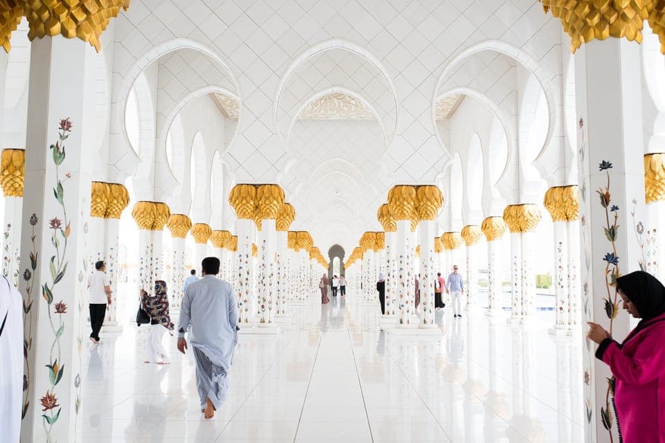 From Dubai: Abu Dhabi Day Tour with Optional Lunch Gallery Image 3