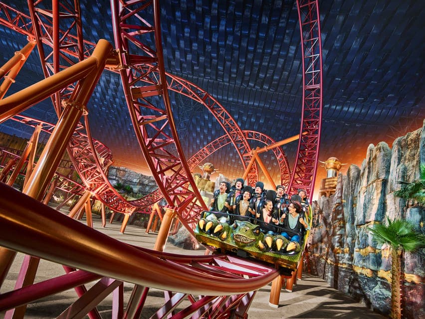7. Guided Sightseeing Tour and IMG Theme Park Ticket - Image 7