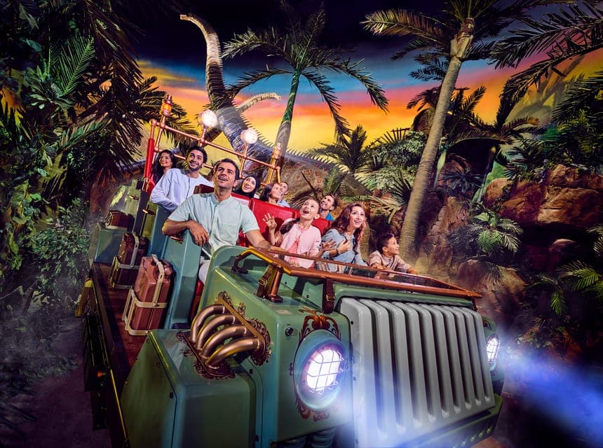 Guided Sightseeing Tour and IMG Theme Park Ticket Gallery Image 2