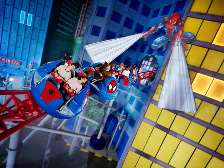 Guided Sightseeing Tour and IMG Theme Park Ticket Gallery Image 3