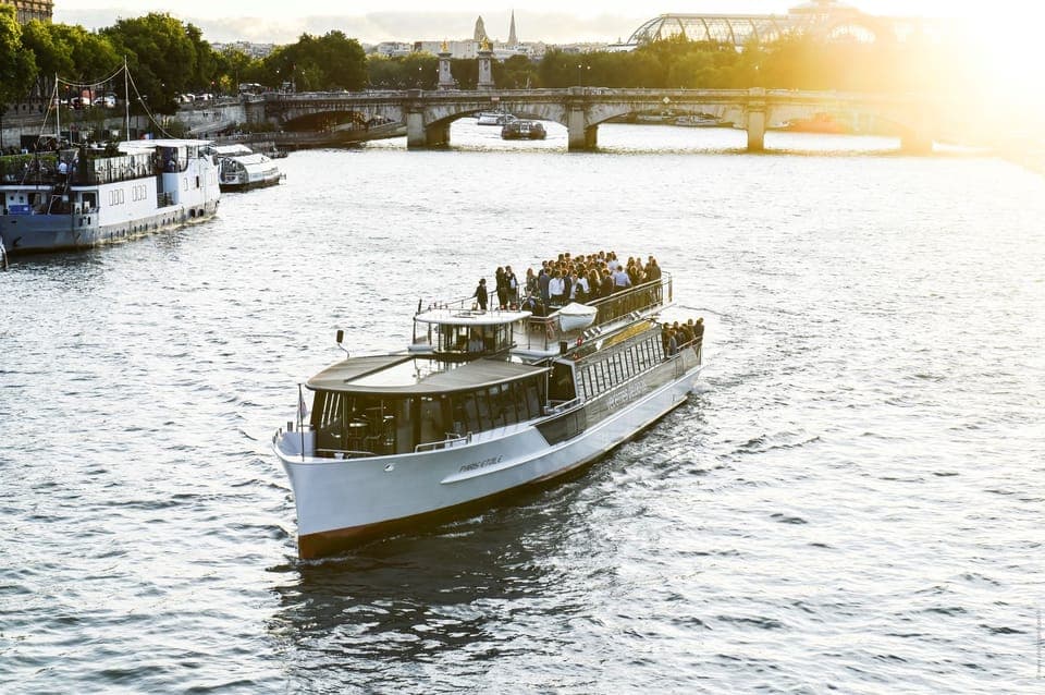 Evening River Cruise with Music Gallery Image 2
