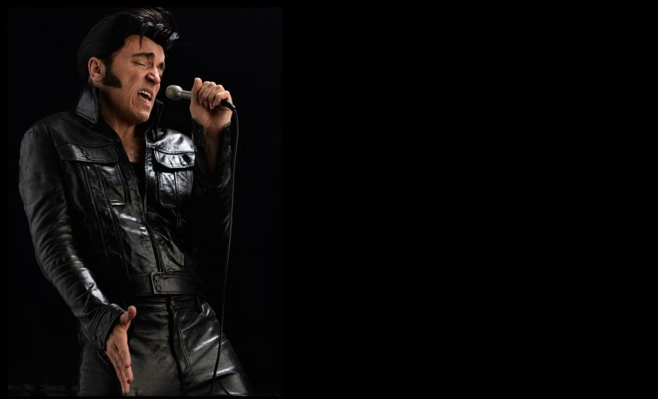 Dinner Cruise with Elvis Tribute on the Thames River Gallery Image 4