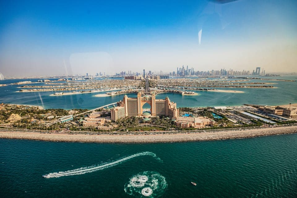 Sightseeing Helicopter Ride from The Palm Gallery Image 1