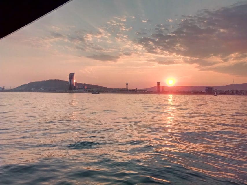 Sunset Sailing Tour with Open Bar & Snacks Gallery Image 3