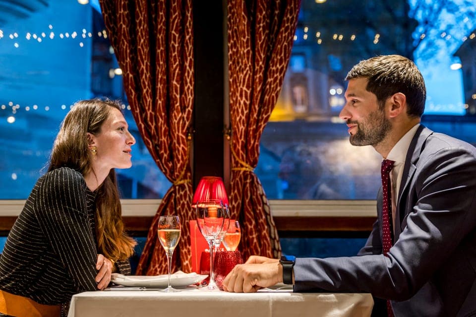 Seine River Cruise with 3-Course Dinner & Live Music Gallery Image 1