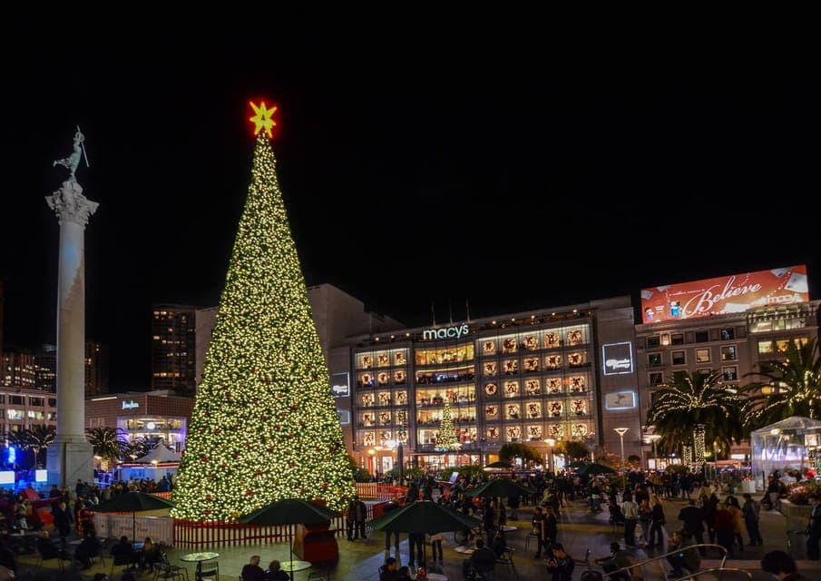 Holiday Lights and Sights Tour on a Tuk-Tuk Gallery Image 1