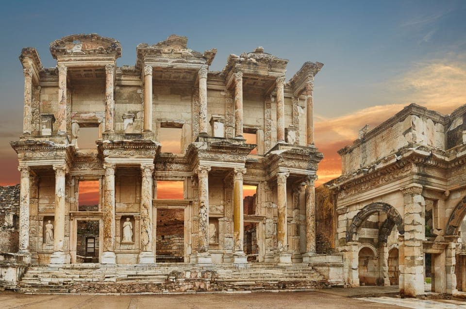 8. Ephesus and Pamukkale: Day Trip by Plane from Istanbul - Image 8