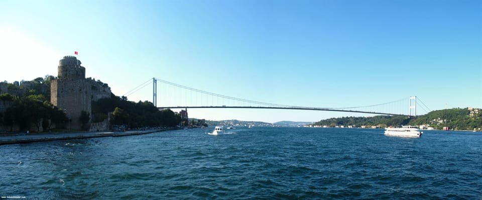 Istanbul: Bosphorus and Golden Horn Boat Tour Gallery Image 2