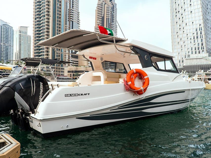 Cruise Dubai on a Private Yacht Gallery Image 2