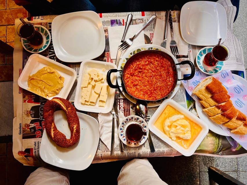 12. Istanbul: Guided Food Tour with Ferry Ride and Tastings - Image 12