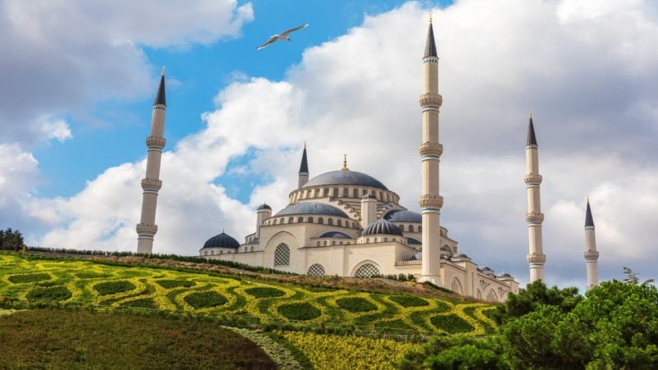 4. Istanbul: City Hightlights Bus Tour and Bosphorus Cruise - Image 4