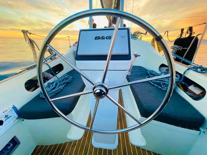 Marina Del Ray: Private Therapy Sail with small plate & vino Gallery Image 3