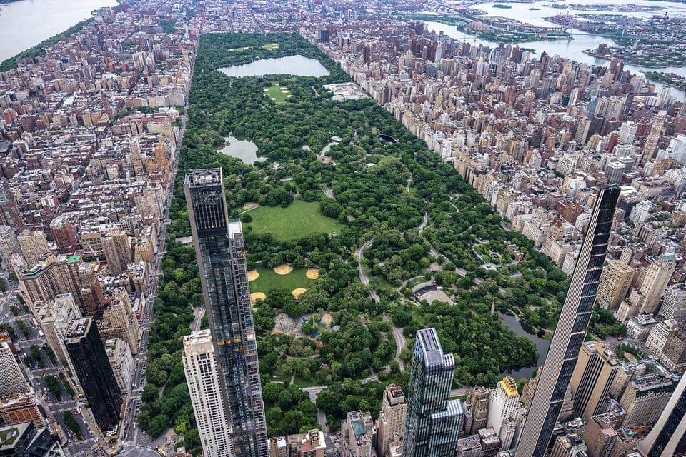 1. From Westchester: NYC Private Helicopter Tour for Couples - Image 1