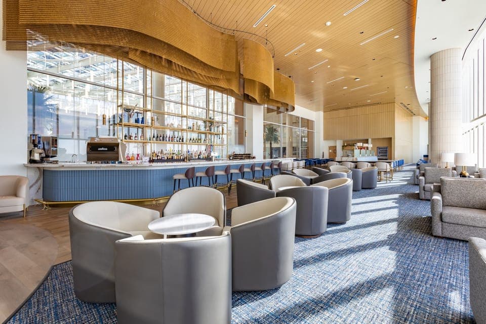 MCO Orlando International Airport: Plaza Premium Lounge Gallery Image 2