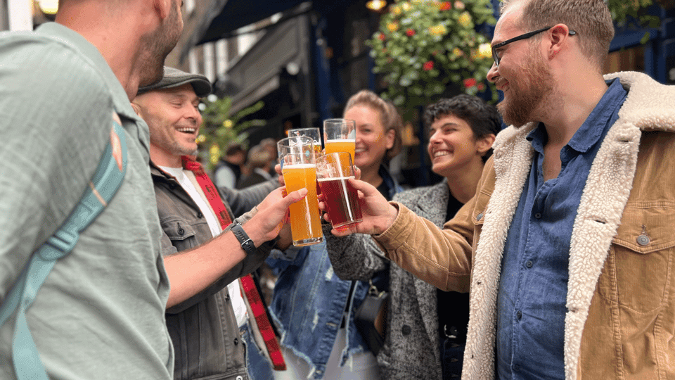 11. Royal Historic Pubs Walking Tour - Image 11