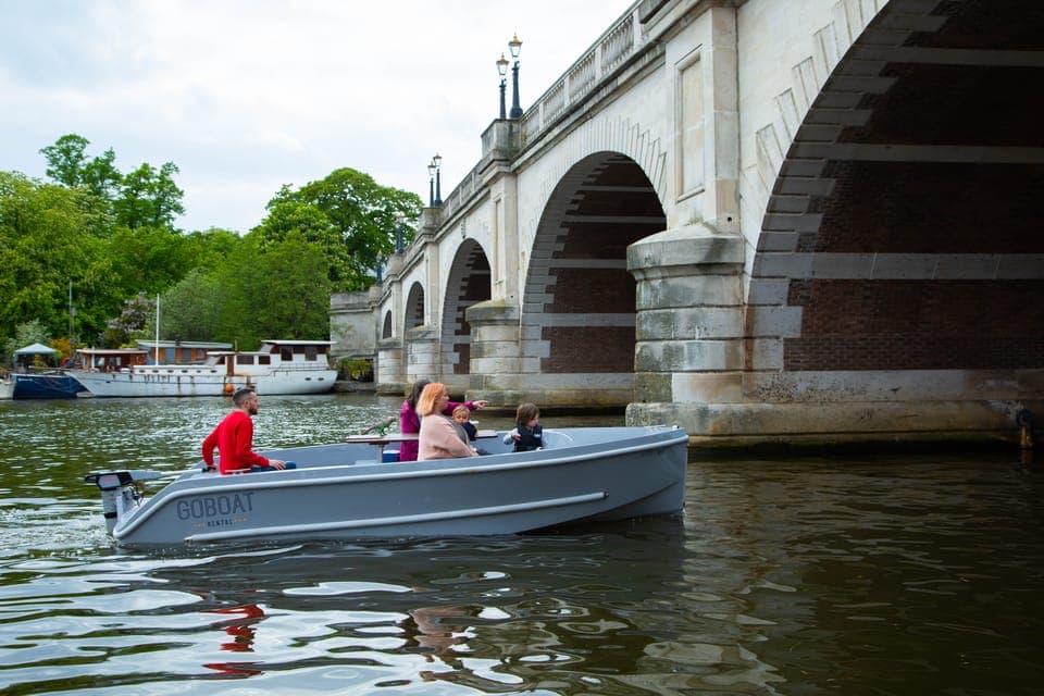 GoBoat Rental in Kingston upon Thames Gallery Image 2