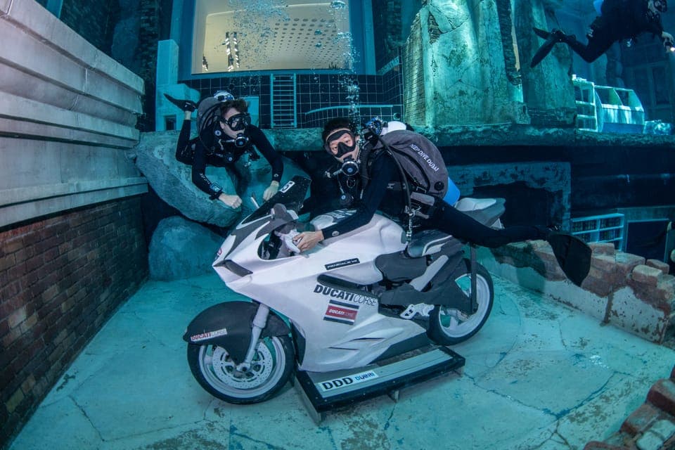 3. Discover Scuba Dive for Beginners at Deep Dive - Image 3