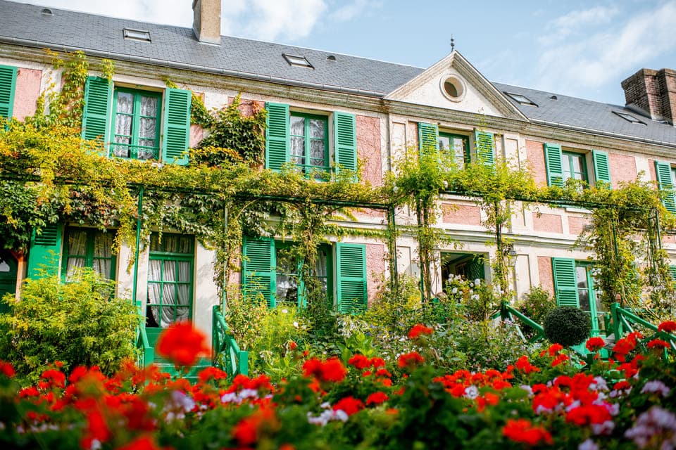 From Paris: Giverny and Versailles Palace Guided Day Trip Gallery Image 1