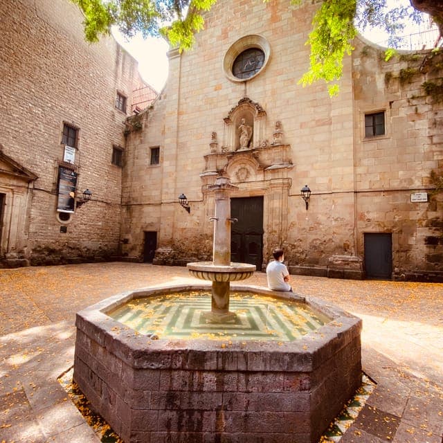 Gothic Quarter and Flamenco Show (Small Group) Gallery Image 4
