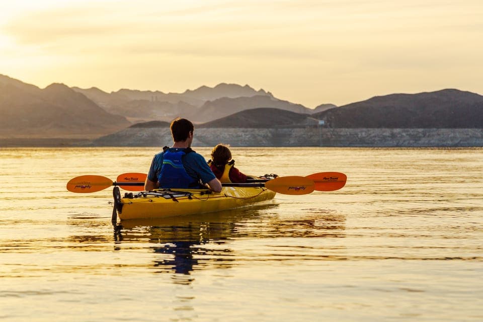 6. Lake Mead: Sunset Kayaking Tour with Dinner and Campfire - Image 6