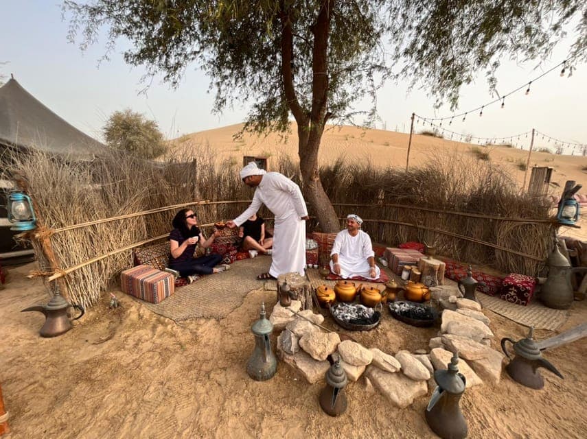 Half-Day Camel Trekking with Al Marmoom Breakfast Gallery Image 4