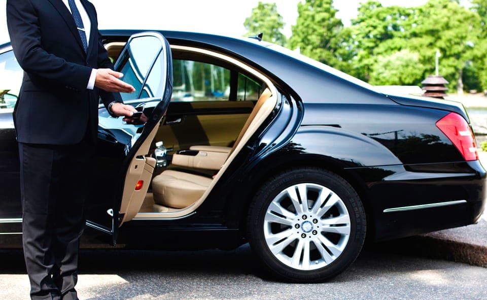 Charles de Gaulle Airport: Private Transfer to/from Paris Gallery Image 2