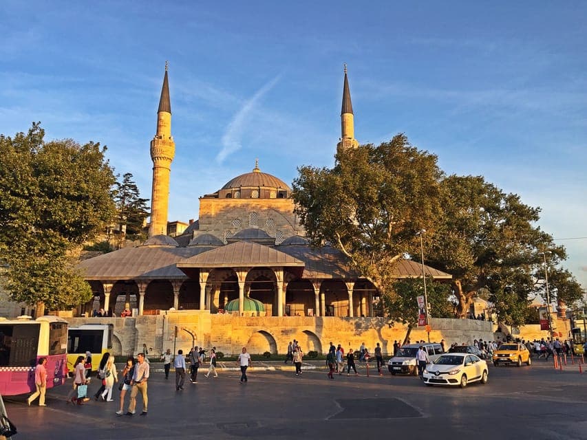 Istanbul: Asian Continent Highlights Walking Tour Gallery Image 3