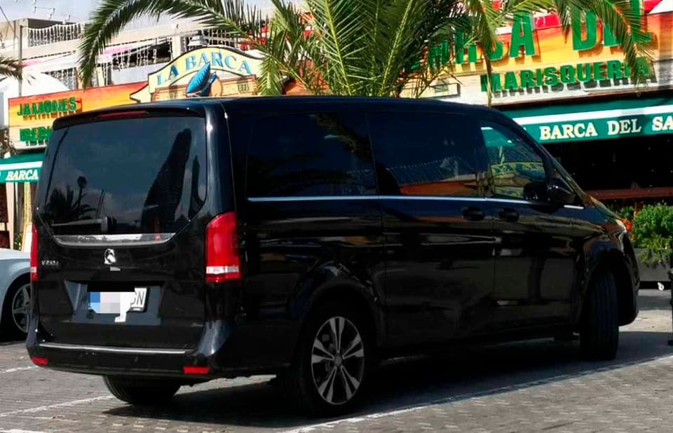 Private 1-Way Transfer to Port or El Prat Airport Gallery Image 1
