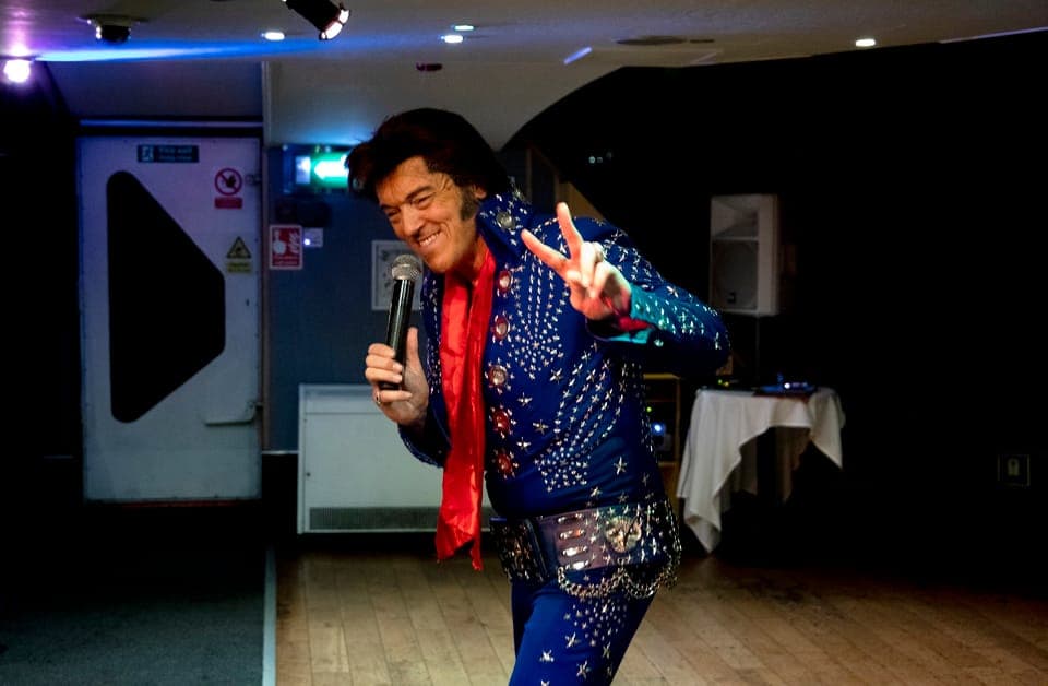 Dinner Cruise with Elvis Tribute on the Thames River Gallery Image 2
