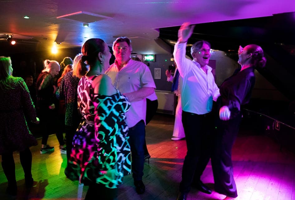 Dinner Cruise with Elvis Tribute on the Thames River Gallery Image 3