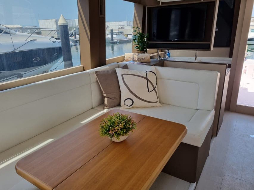 Luxury Sightseeing Cruise with Food and Drinks Gallery Image 4