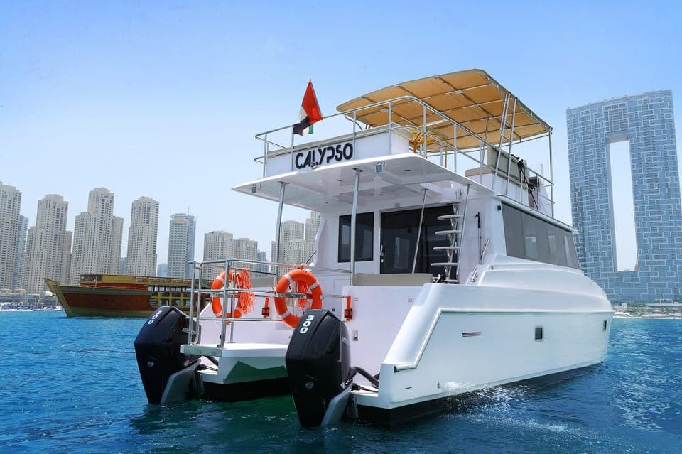 15. Luxury Sightseeing Cruise with Food and Drinks - Image 15