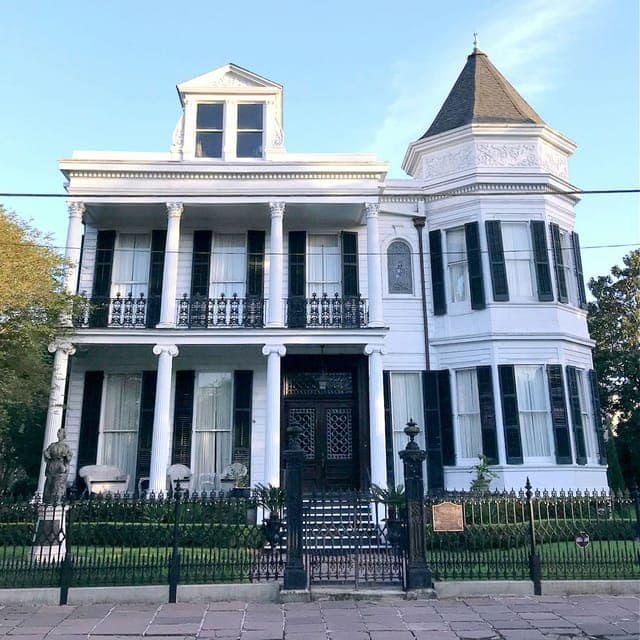 29. Garden District Walking Tour - Image 29