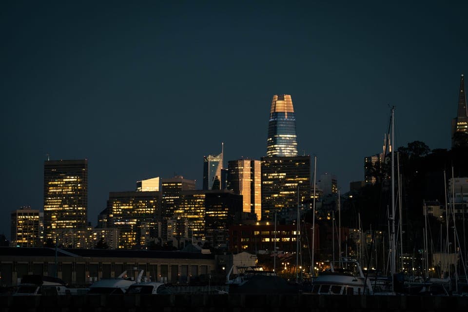 San Francisco: City Lights Sail Under the Full Moon Gallery Image 2