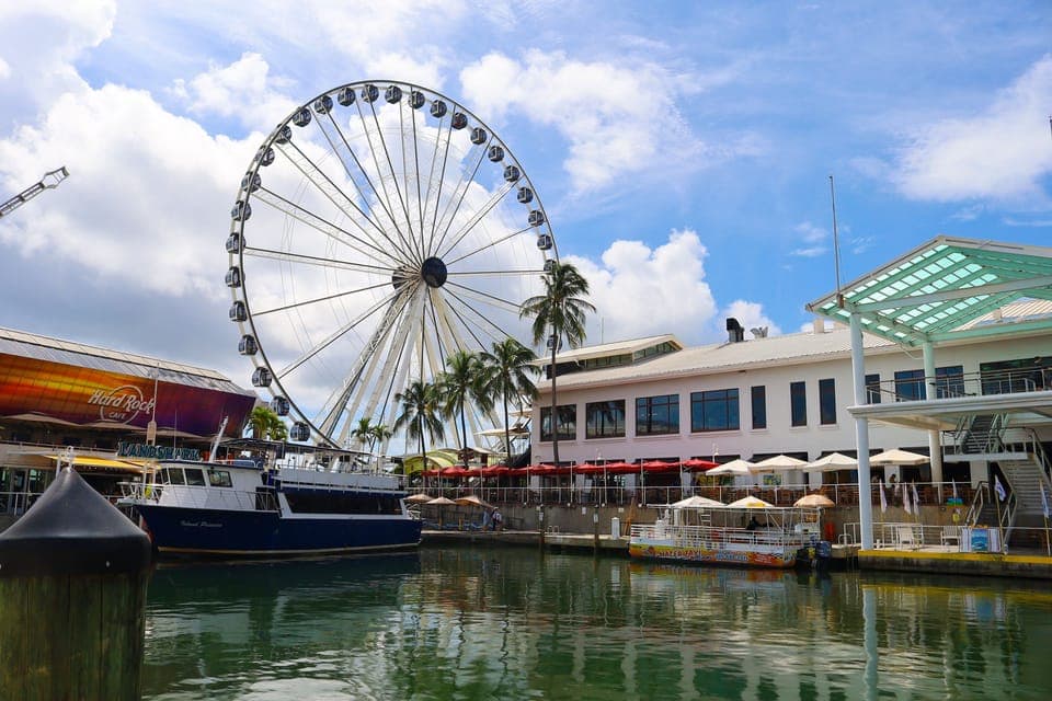 LOCALS PAY $5 each way Between Miami Beach & Downtown Miami Gallery Image 4