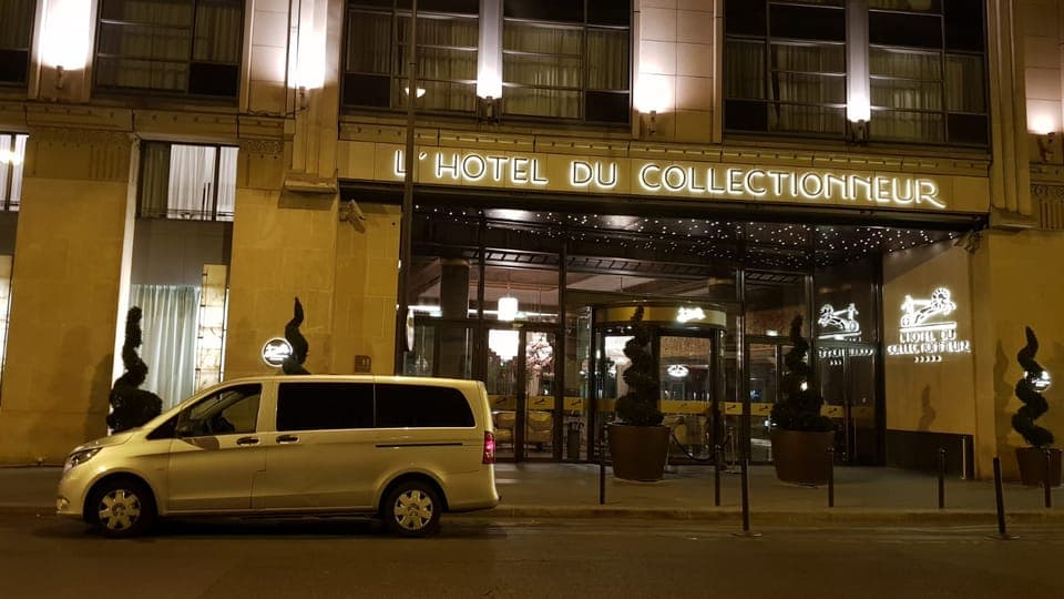 Orly Airport Shared Shuttle Transfer Service Gallery Image 3