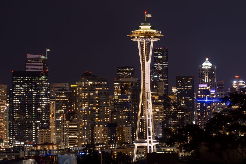 5. Scenic Night Tour with Space Needle & Skywheel - Image 5