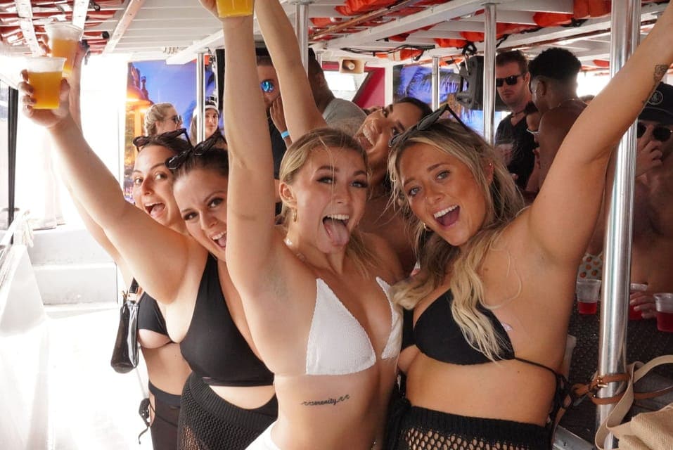Miami: Boat Party with Live DJ, Unlimited Drinks, and Food - Image NaN