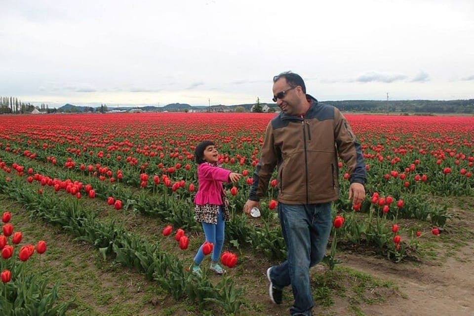From Seattle:Tulip Festival at Skagit Valley and La Conner Gallery Image 4