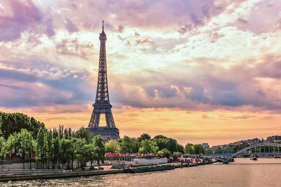 45. Seine Cruise & Crepe Tasting near the Eiffel Tower - Image 45