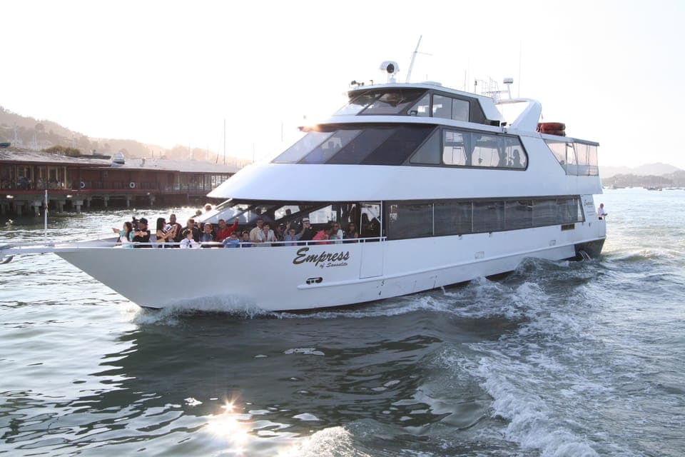 San Francisco: Empress Yacht New Year's Eve Party Cruise Gallery Image 1