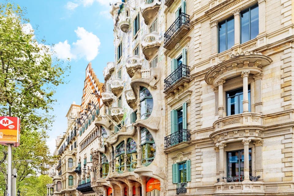 From Costa Brava: Barcelona and Antoni Gaudí's Work Bus Tour Gallery Image 3