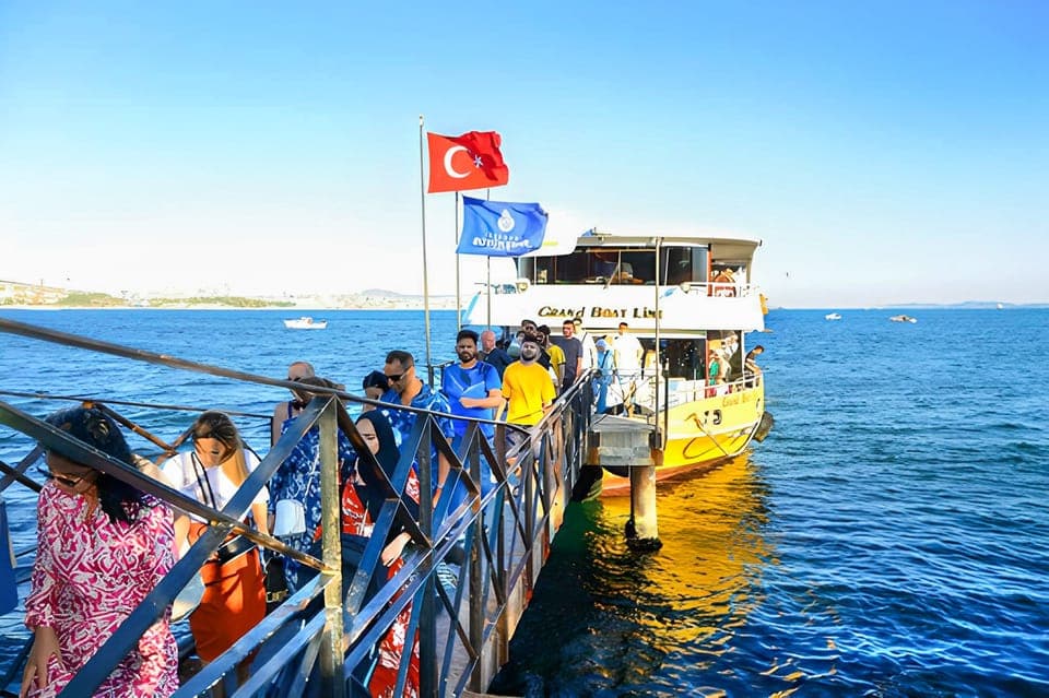 Istanbul: Bosphorus Cruise w/Audio Guide and Sunset Option Gallery Image 2
