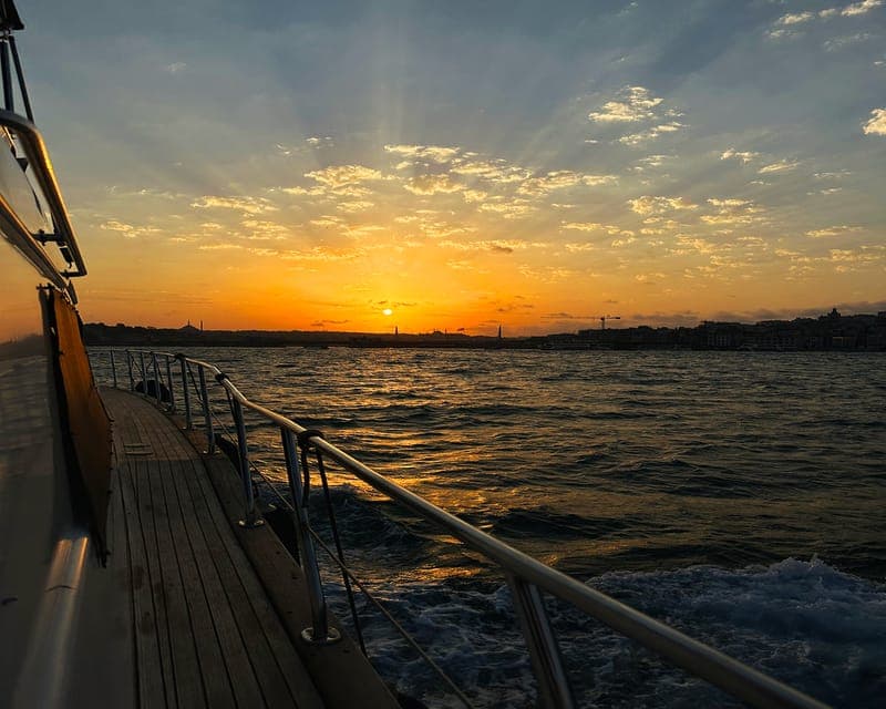 26. Istanbul: Bosphorus and Golden Horn Sunset Yacht Cruise - Image 26